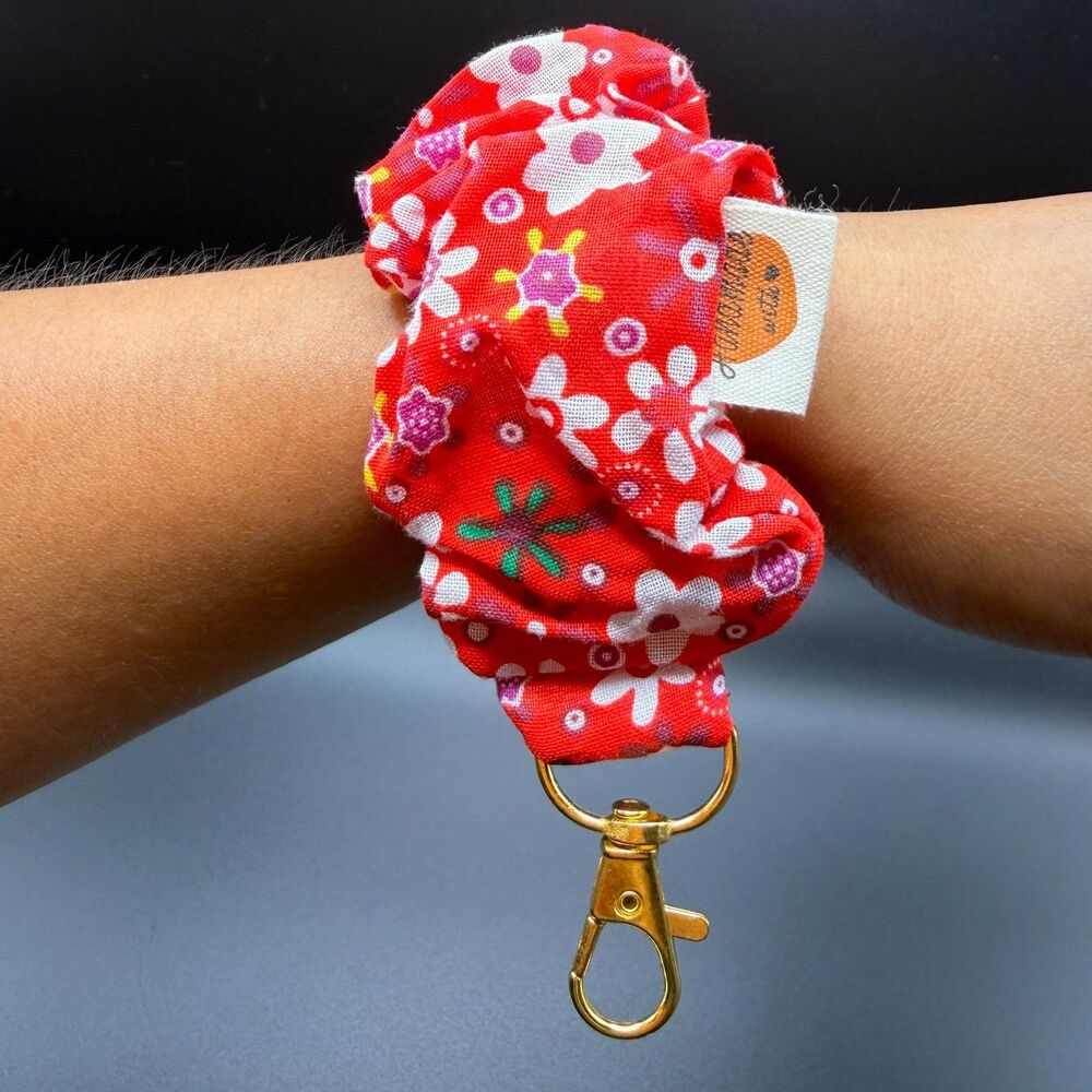 Handmade One Size Scrunchie Key Fob Wristlet Womens Red Floral Cotton Keychain